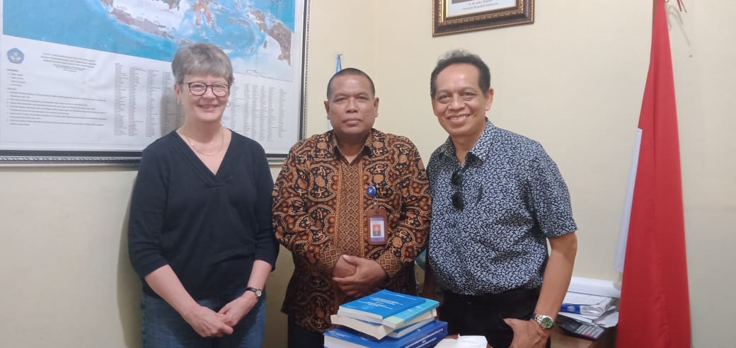 Wayan and Mary at the Kantor Bahasa Bengkulu